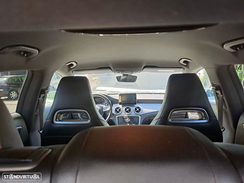 Mercedes-Benz CLA 180 d Shooting Brake AMG Line - 19