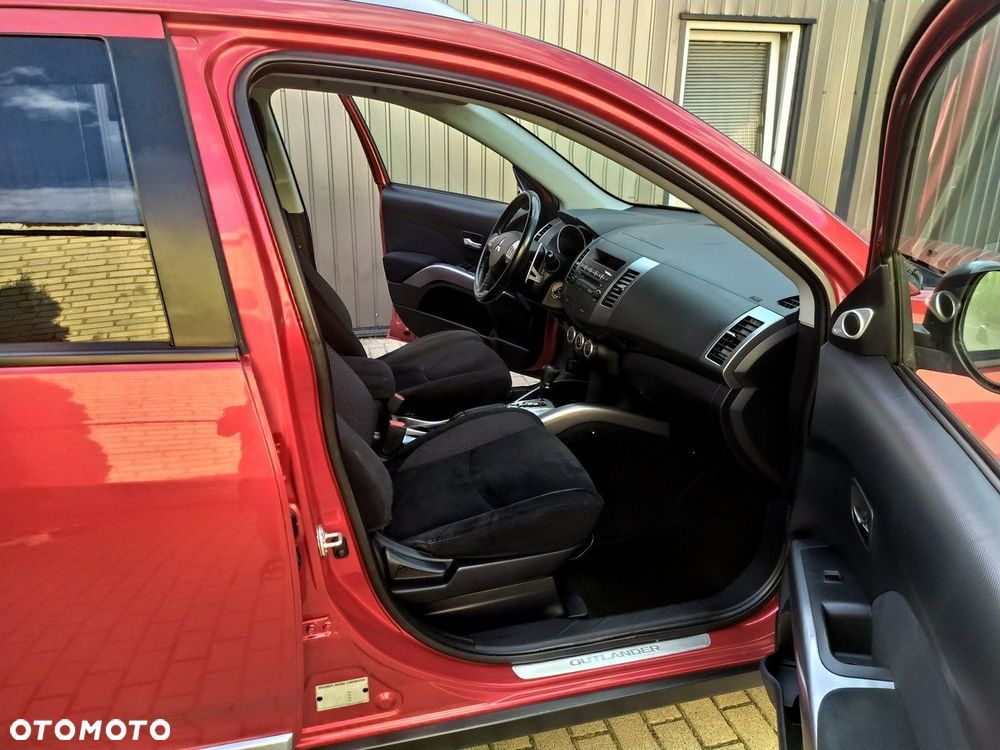 Mitsubishi Outlander 2.4 4WD CVT Intense - 24