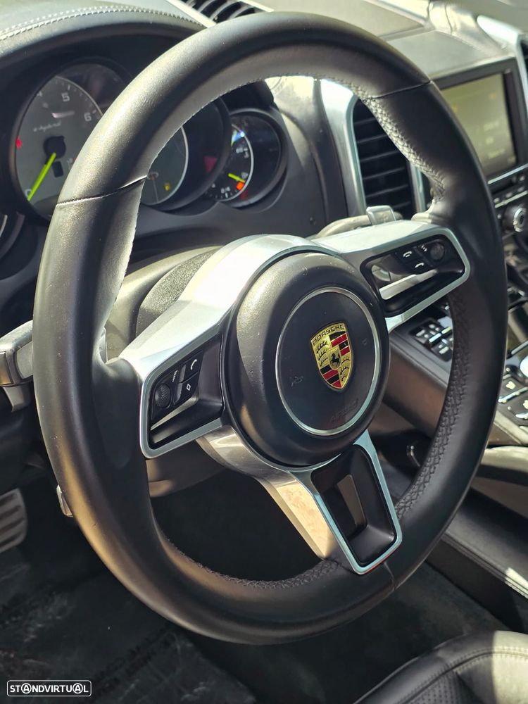 Porsche Cayenne S E-Hybrid - 10