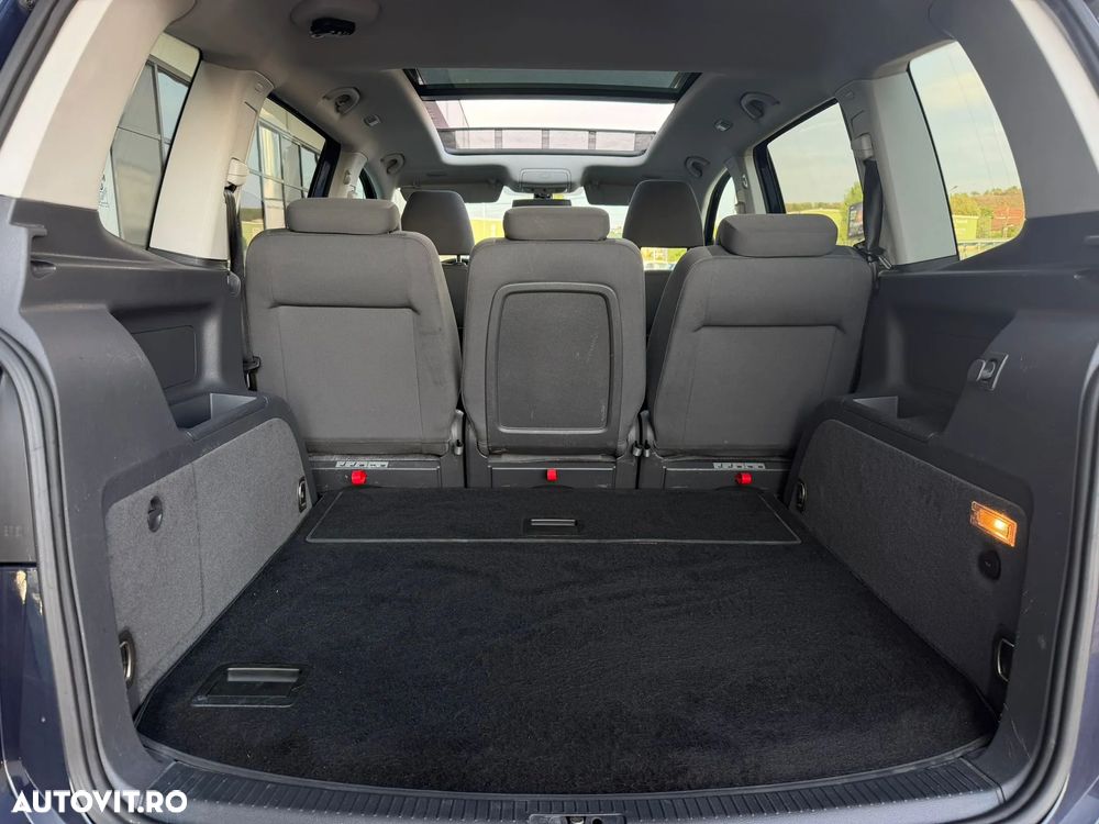 Volkswagen Touran 1.6 TDI DPF BlueMotion Technology Highline - 29