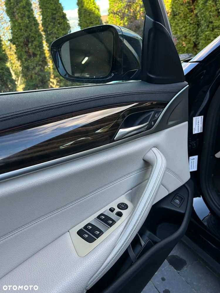 BMW Seria 5 520d xDrive Luxury Line - 15