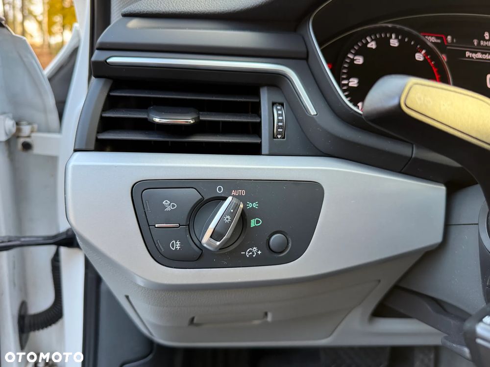 Audi A4 Limousine 40 TFSI Sport S tronic - 34