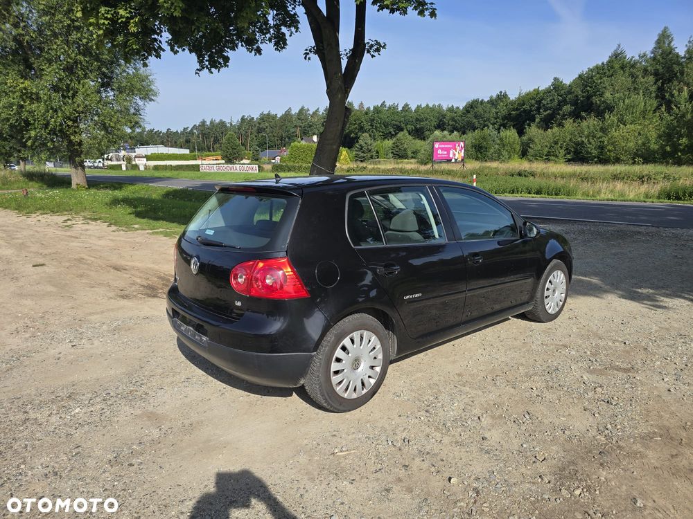 Volkswagen Golf 1.6 FSI United - 8