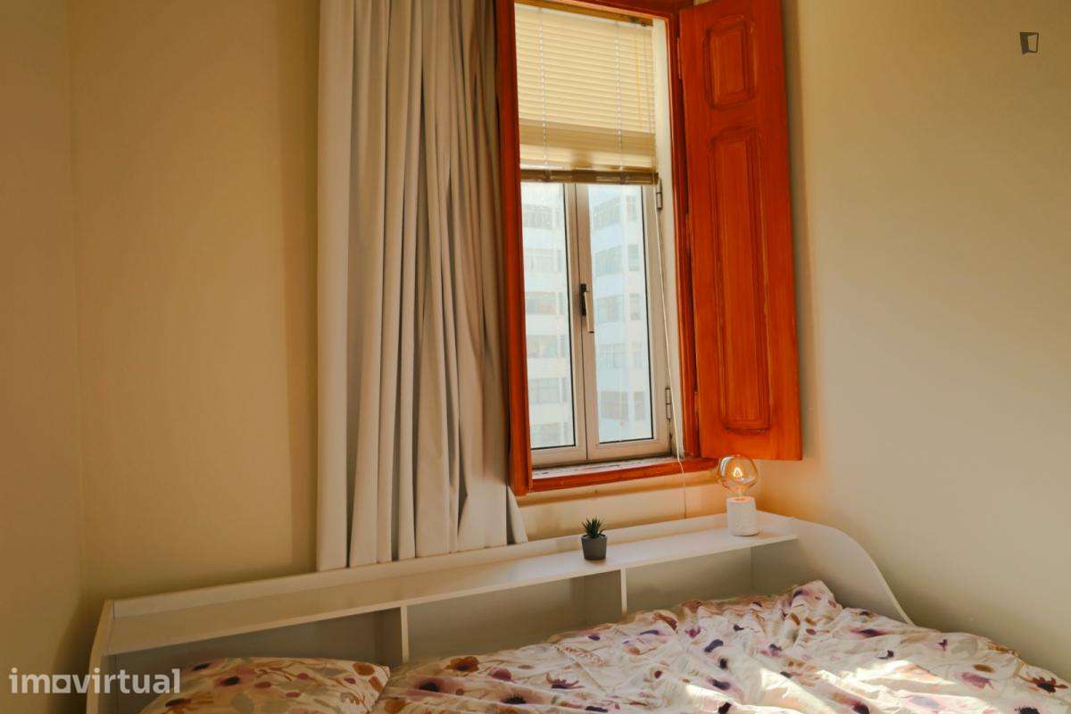 Quarto - localizado em Marquês de Pombal Lisbon - Grande imagem: 3/19