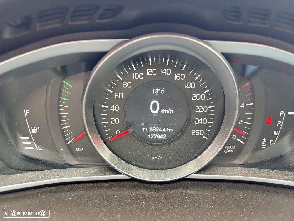 Volvo V40 Cross Country D2 Powershift Momentum - 8
