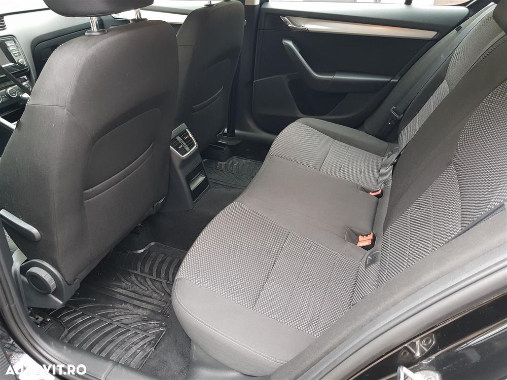 Skoda Octavia 1.2 TSI Business DSG - 7