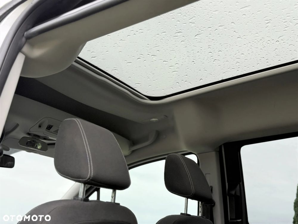 Ford Tourneo Connect 1.5 TDCi Titanium - 22