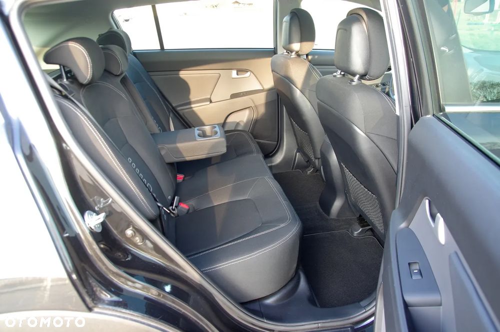 Kia Sportage 1.7 CRDI 2WD ISG Dream-Team Edition - 26