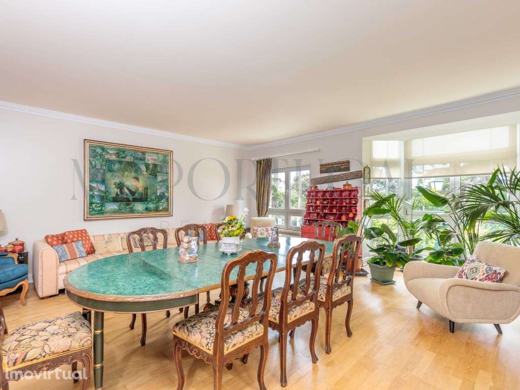 Sofisticação e Tranquilidade: Apartamento T2 no Condomínio Rei Carol - Grande imagem: 3/32