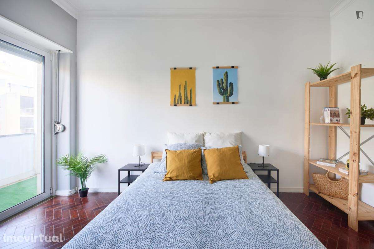 Quarto - localizado em Intendente Lisbon - Grande imagem: 3/33