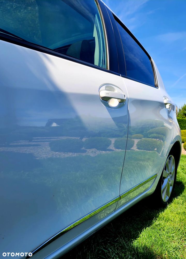 Toyota Yaris Hybrid 100 Premium - 11