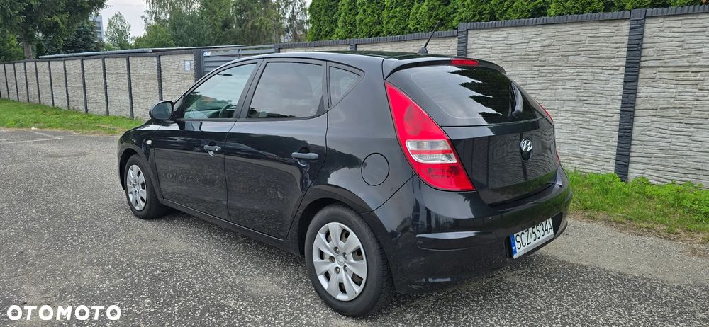Hyundai i30 1.4 Classic + - 27