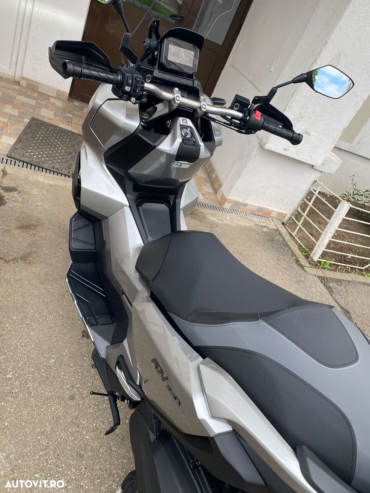 Honda ADV 350 - 8
