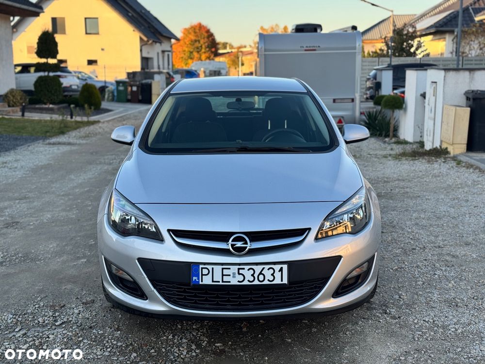 Opel Astra 2015 photo 2