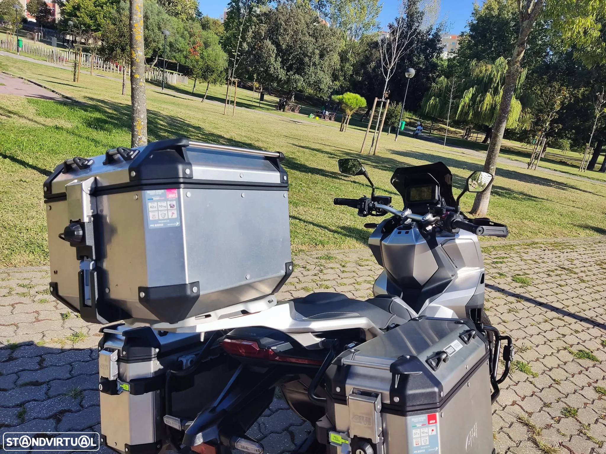 Honda X-ADV 750 - 11