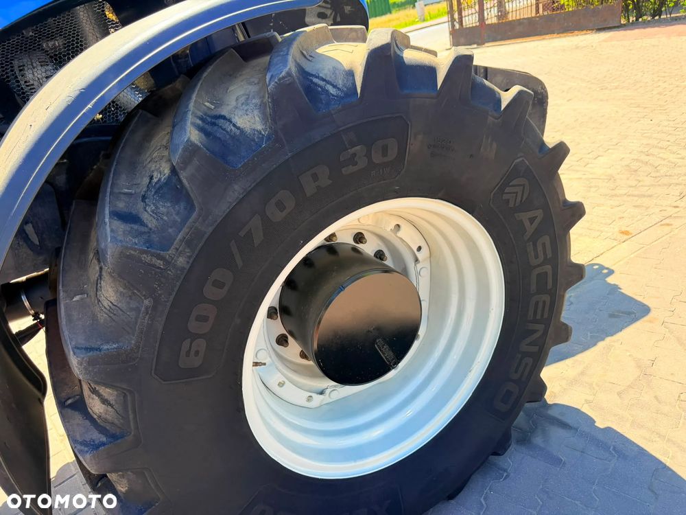 New Holland T8.390 - 28