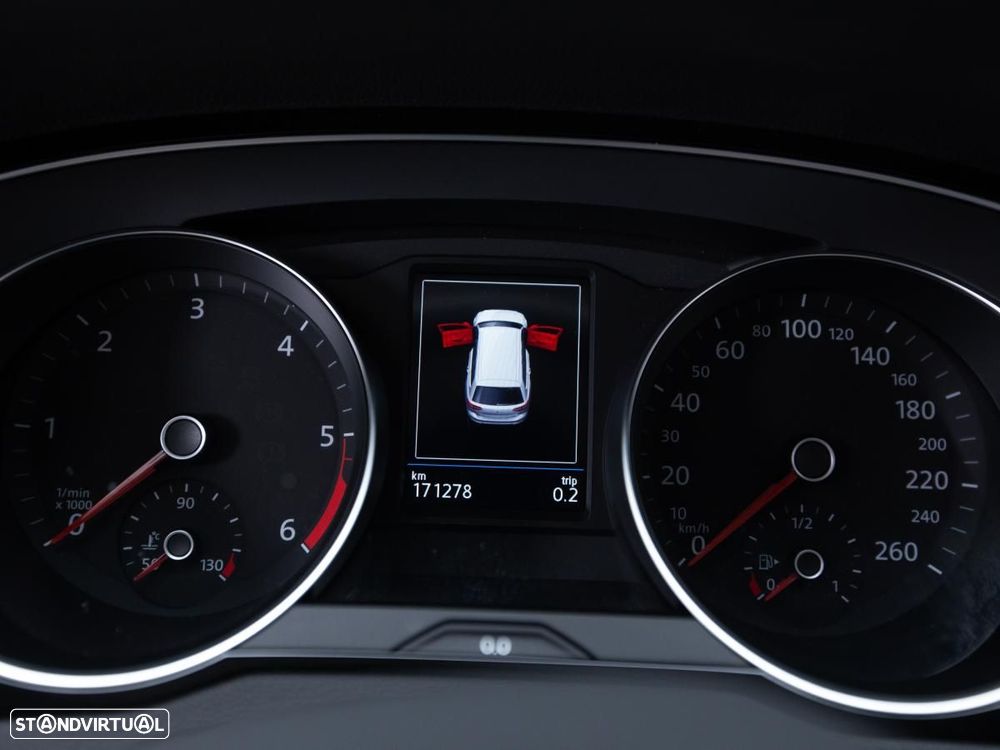 VW Passat Variant 2.0 TDI Business DSG - 20