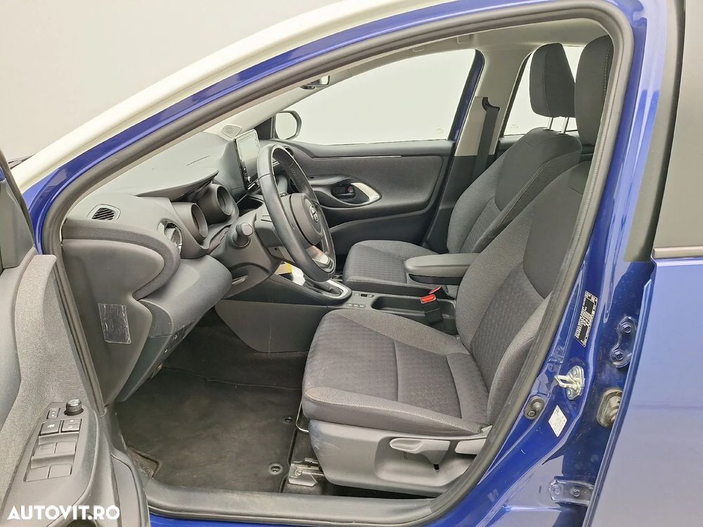 Toyota Yaris 1.5 VVT-i HSD Dynamic Plus Bi-tone - 4