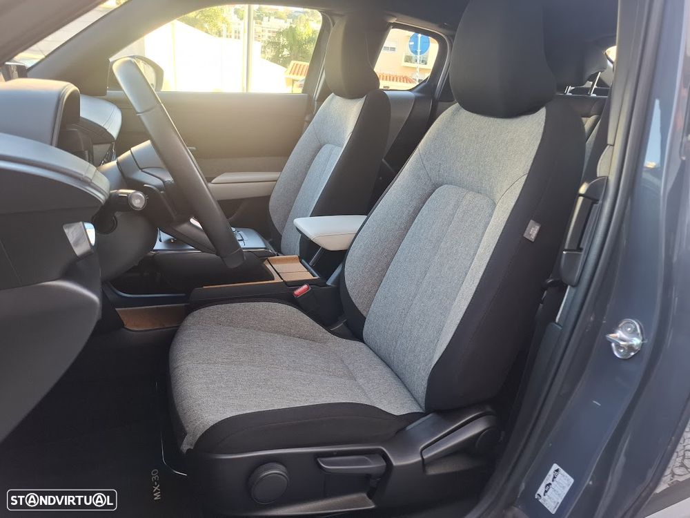 Mazda MX-30 e-SKYACTIV EXCLUSIVE-LINE - 27