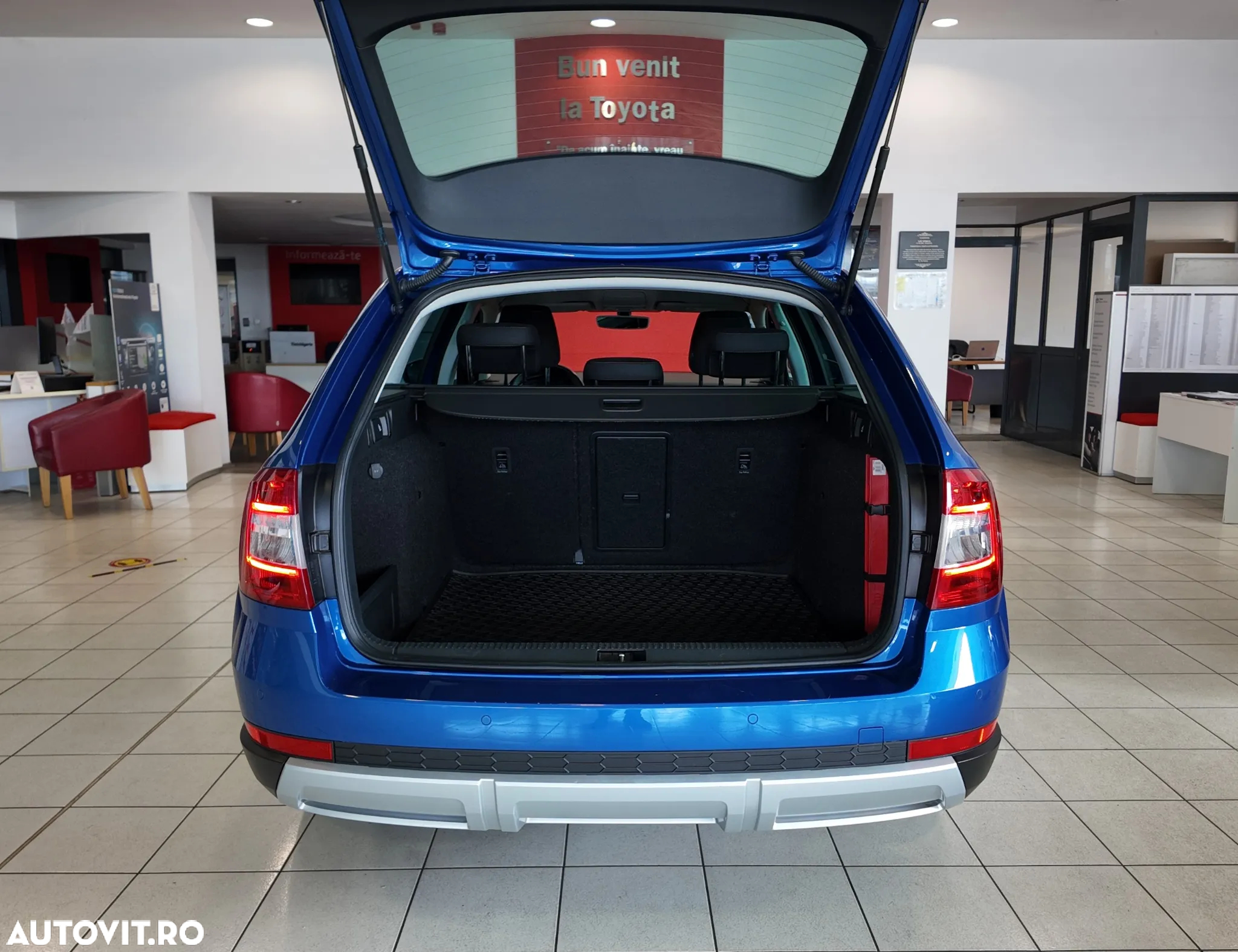 Skoda Octavia Combi Diesel 2.0 TDI 4X4 DSG Scout - 35