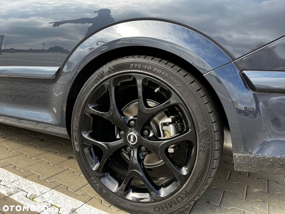 Opel Astra 2.0 T Cosmo - 9