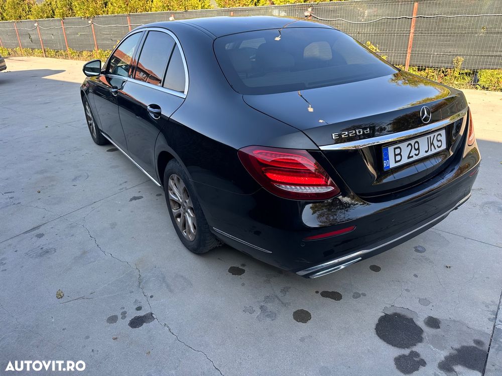 Mercedes-Benz E 220 d Aut. - 10