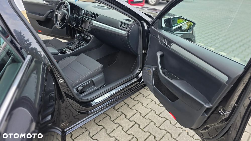 Skoda Superb 2.0 TDI Style DSG - 24