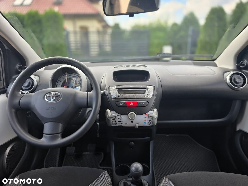 Toyota Aygo - 16