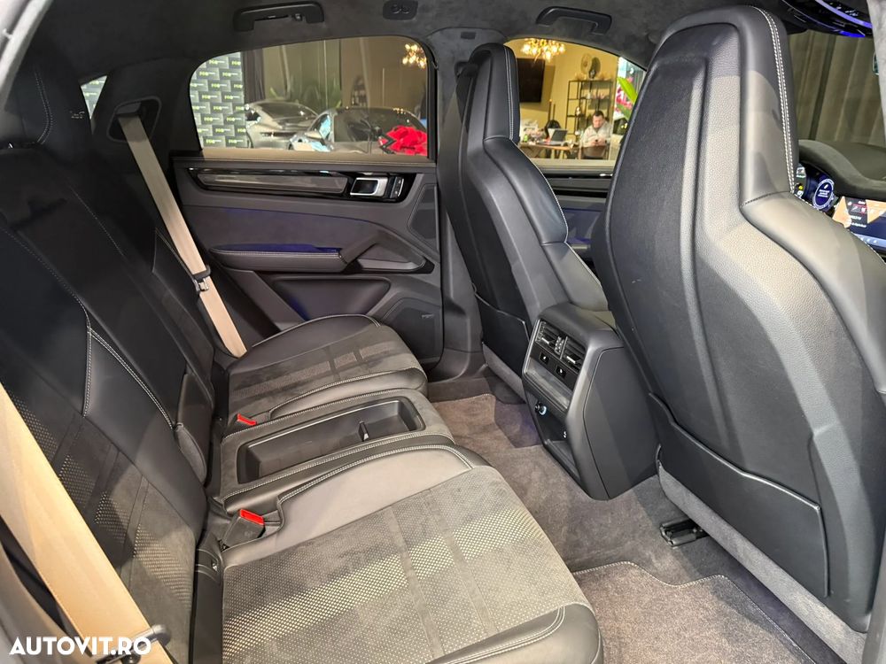 Porsche Cayenne Coupe - 31