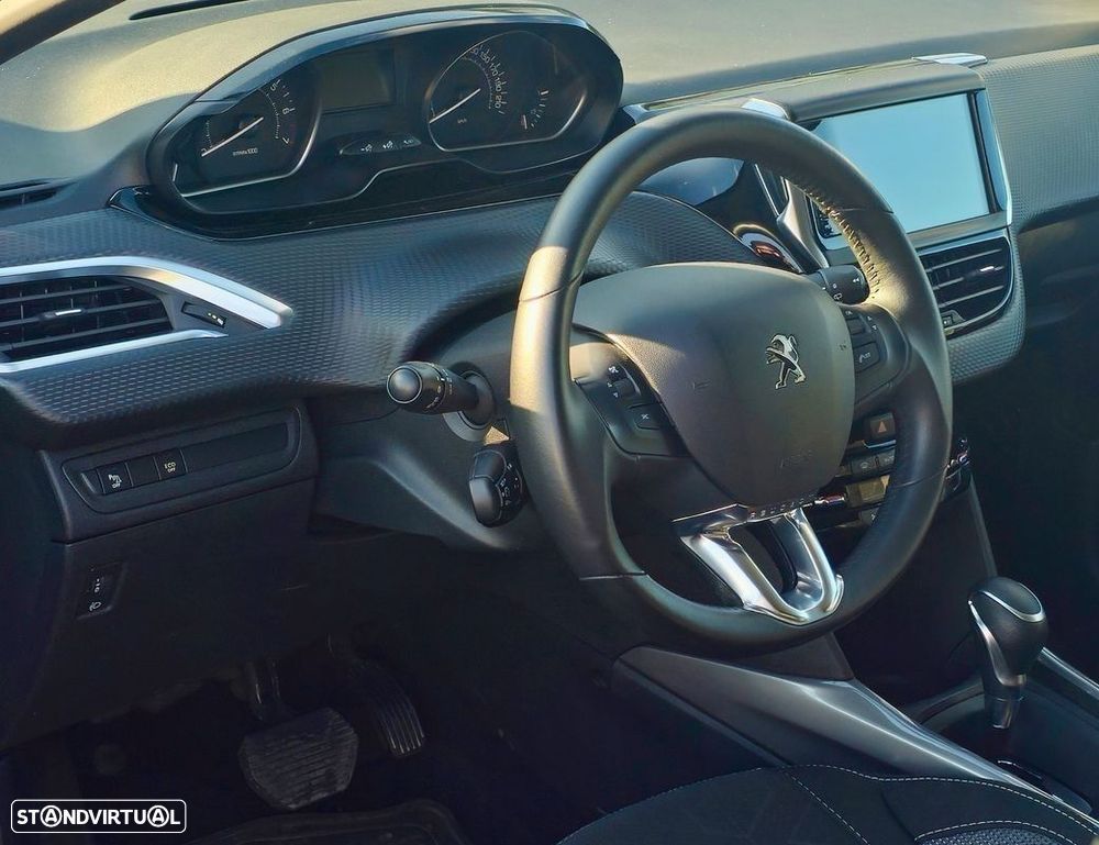 Peugeot 2008 1.2 PureTech Allure EAT6 - 6