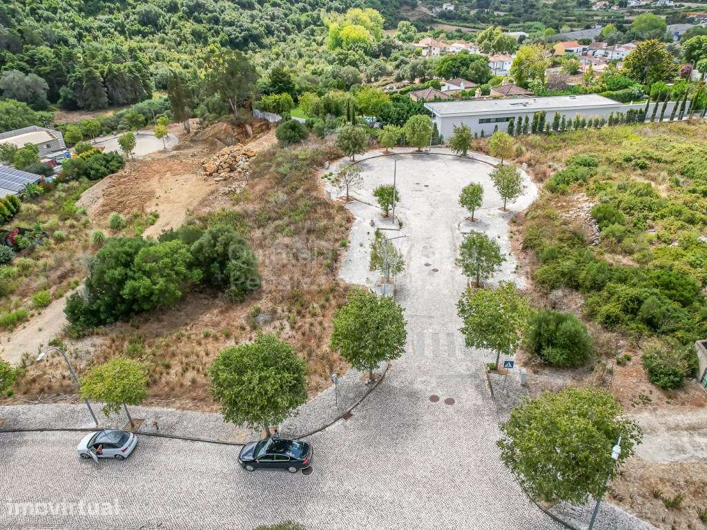 Terreno urbano com 1.327 m2 para venda em Sintra - Grande imagem: 3/28