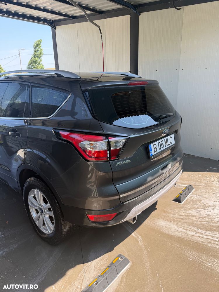Ford Kuga - 1