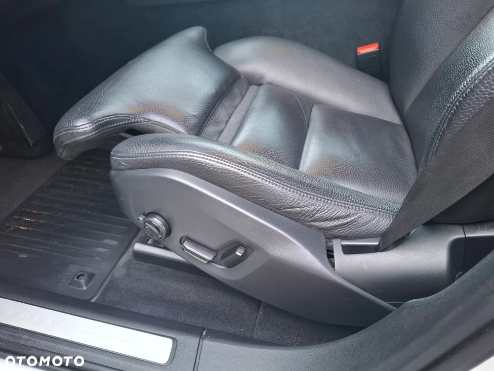 Volvo XC 60 D4 SCR AWD Momentum - 17