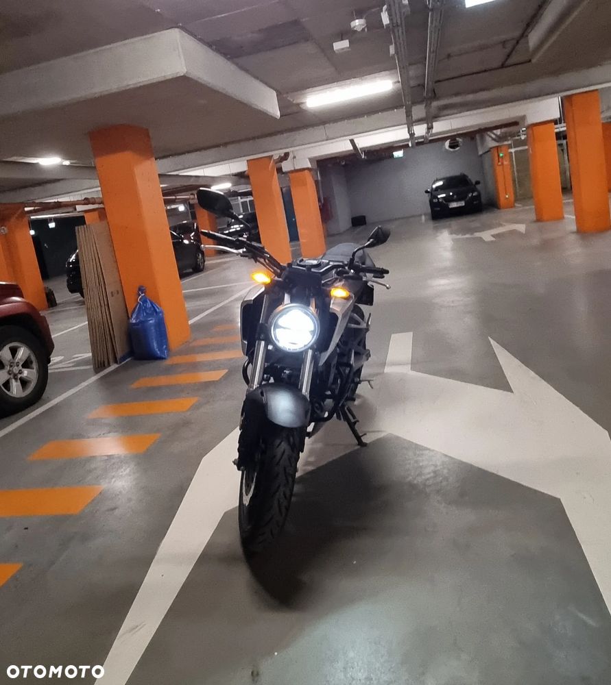 Honda CB - 8