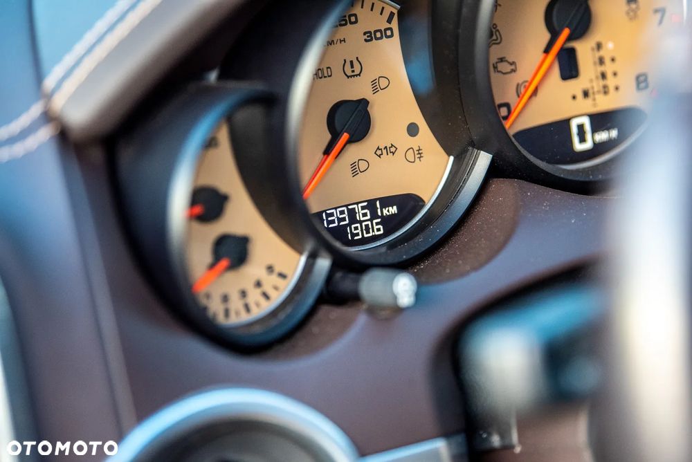 Porsche Cayenne Turbo - 16