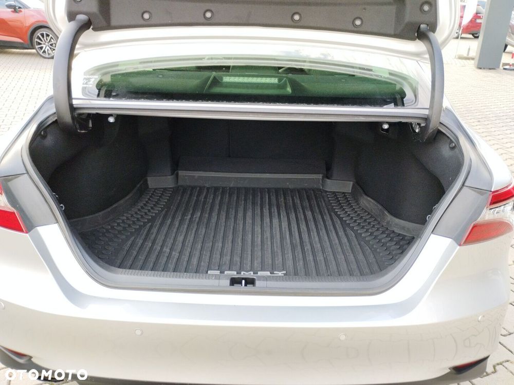 Toyota Camry 2.5 Hybrid Executive CVT - 27