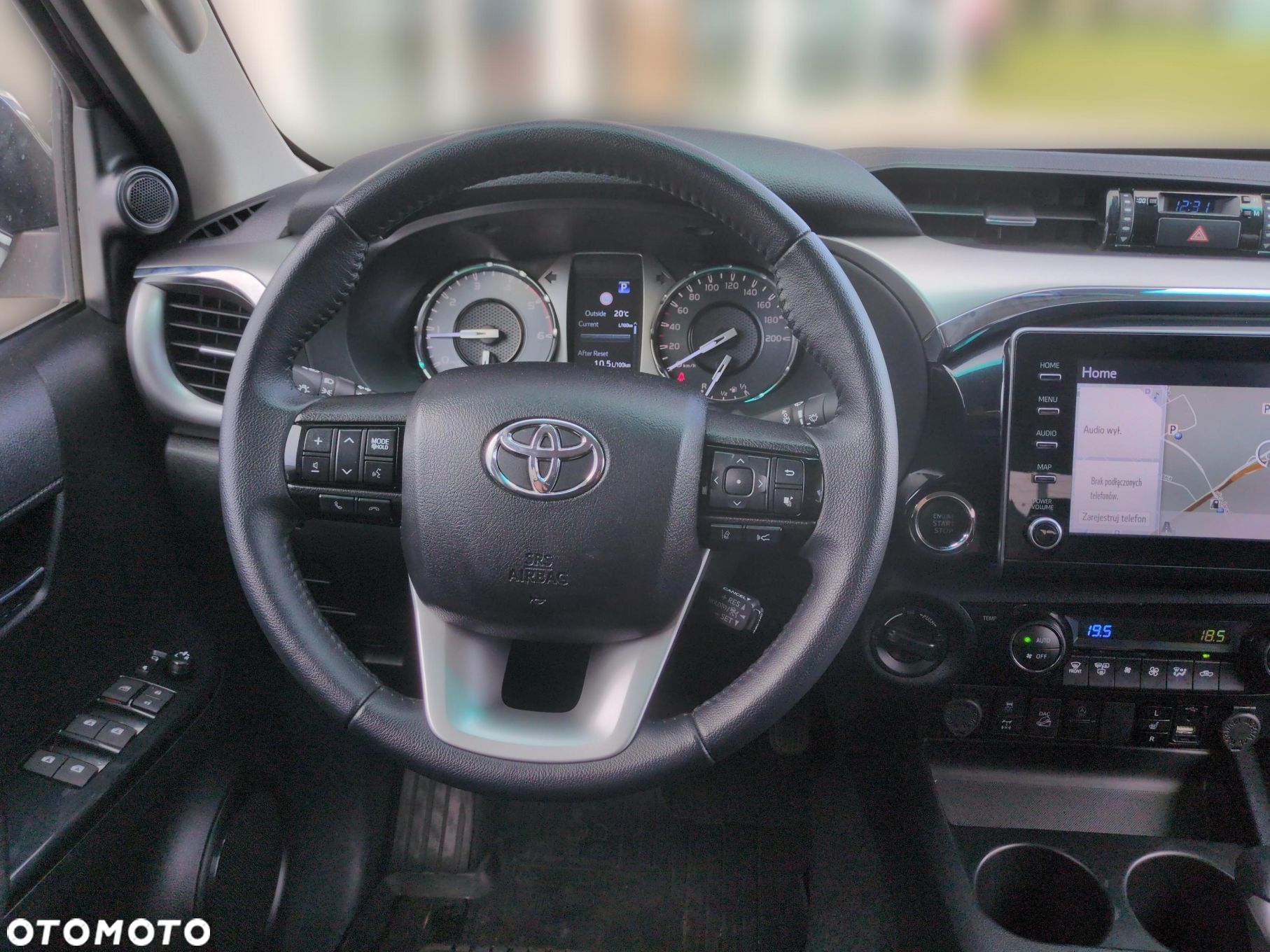 Toyota Hilux - 12