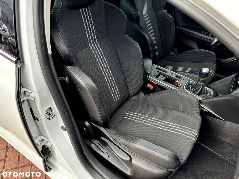 Renault Megane ENERGY TCe 130 GT LINE - 16