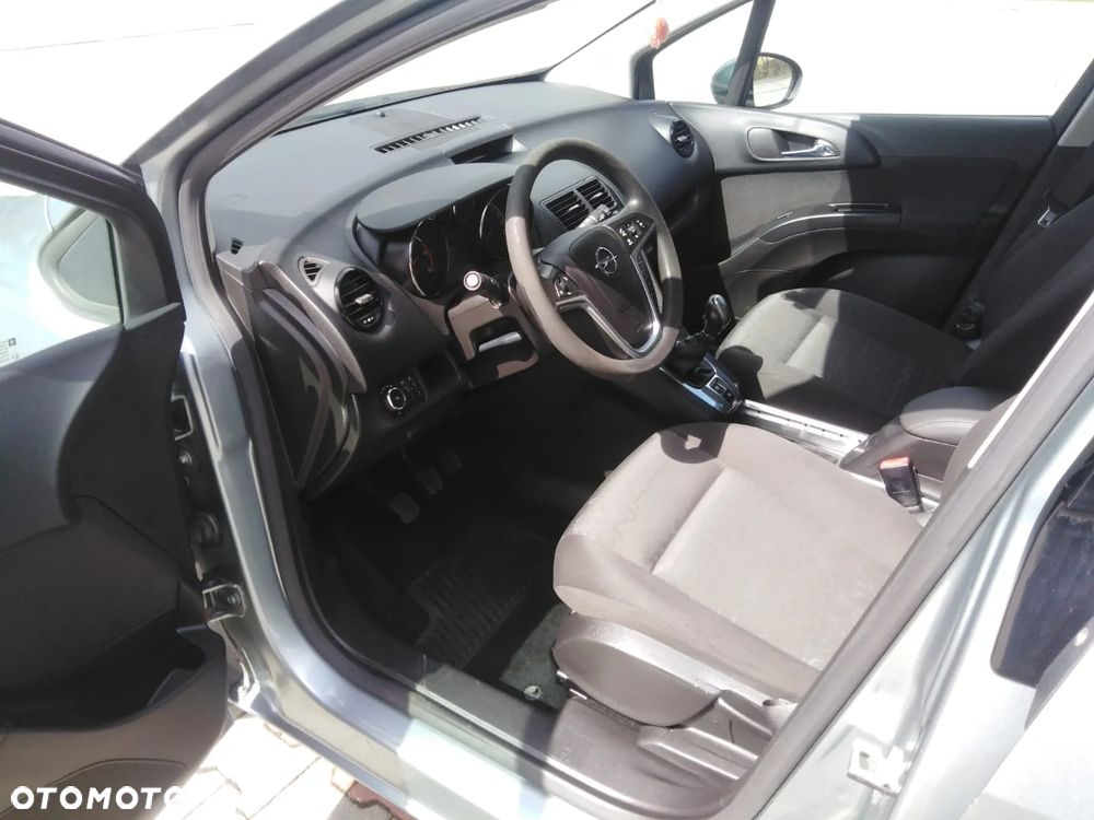 Opel Meriva - 9