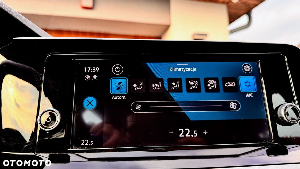 Volkswagen Golf 2.0 TDI Life - 18