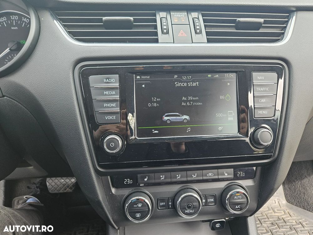 Skoda Octavia 2.0 TDI DSG 4X4 RS - 10