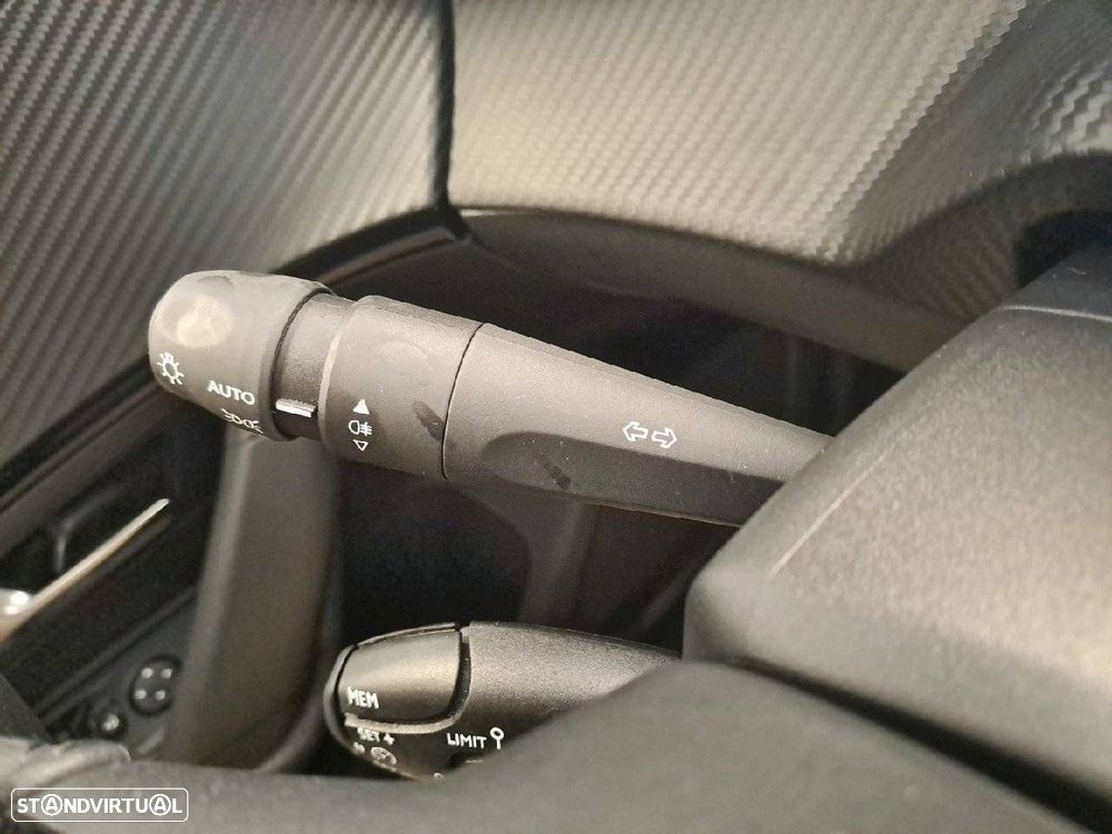 Peugeot 2008 1.2 PureTech Style - 14