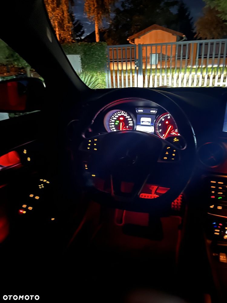 Mercedes-Benz GLA 250 4-Matic - 23