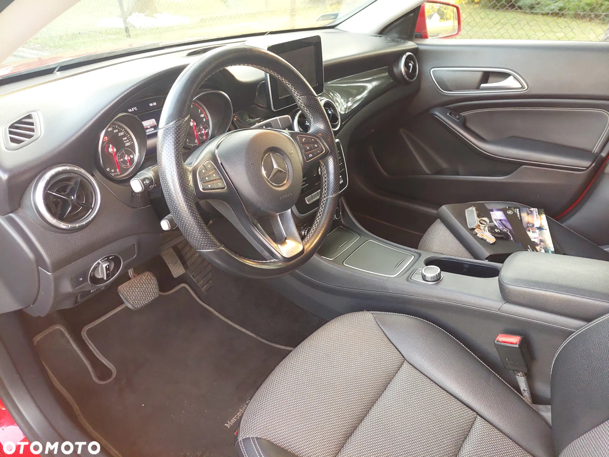 Mercedes-Benz CLA 180 7G-DCT Urban - 17