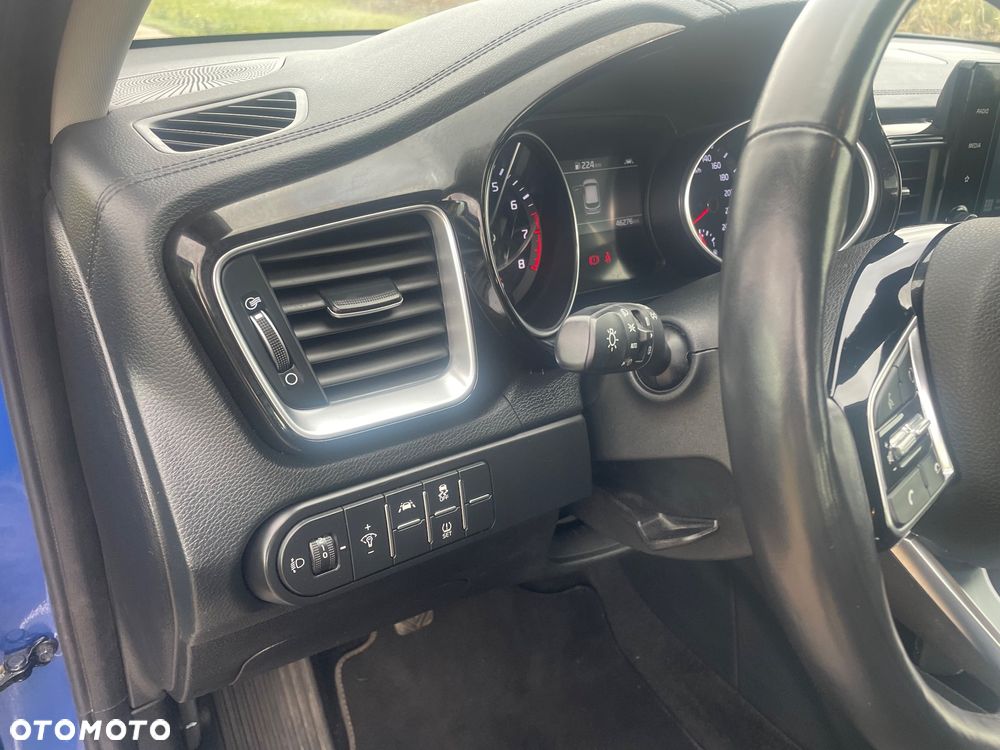 Kia XCeed - 26