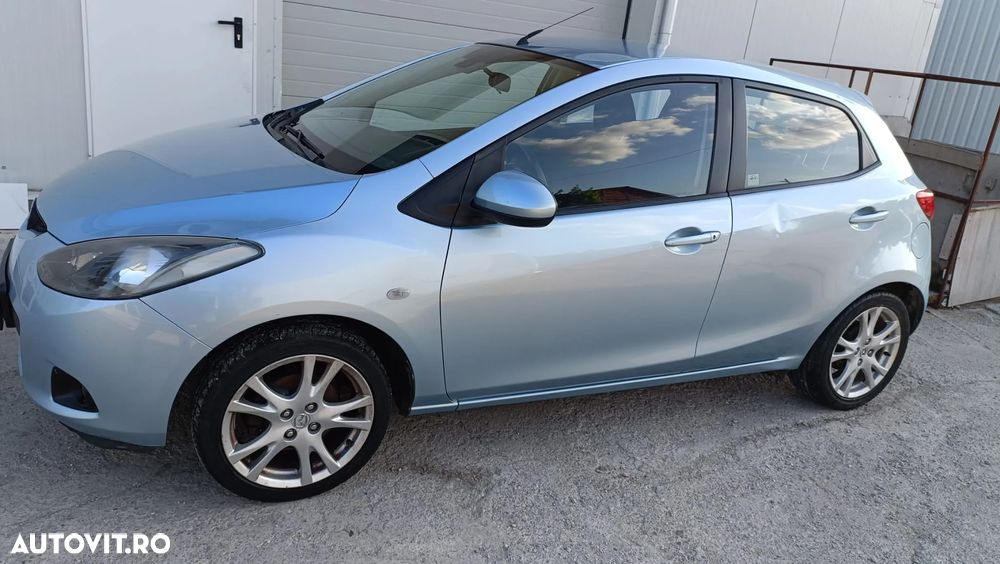 Mazda 2 1.3i CE - 1