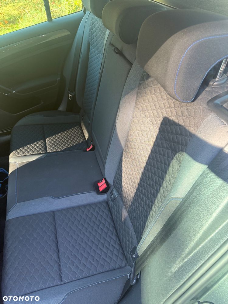 Volkswagen Golf - 8