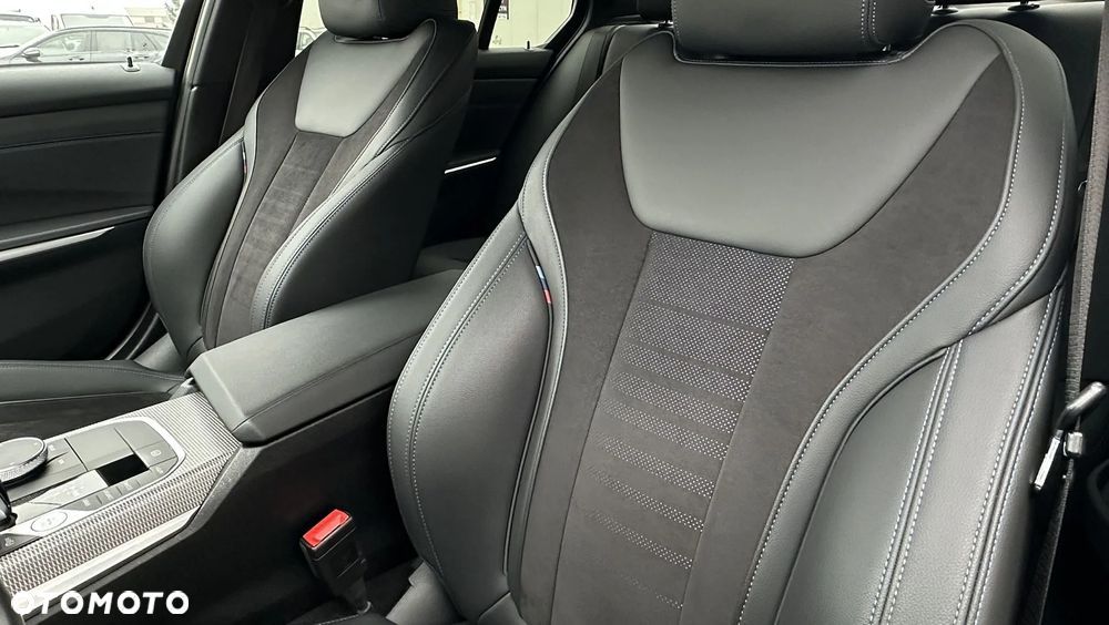 BMW Seria 3 320i xDrive M Sport - 22