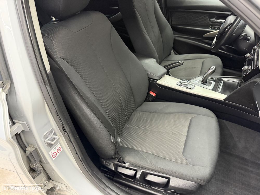 BMW 320 d Aut. Sport Line - 19