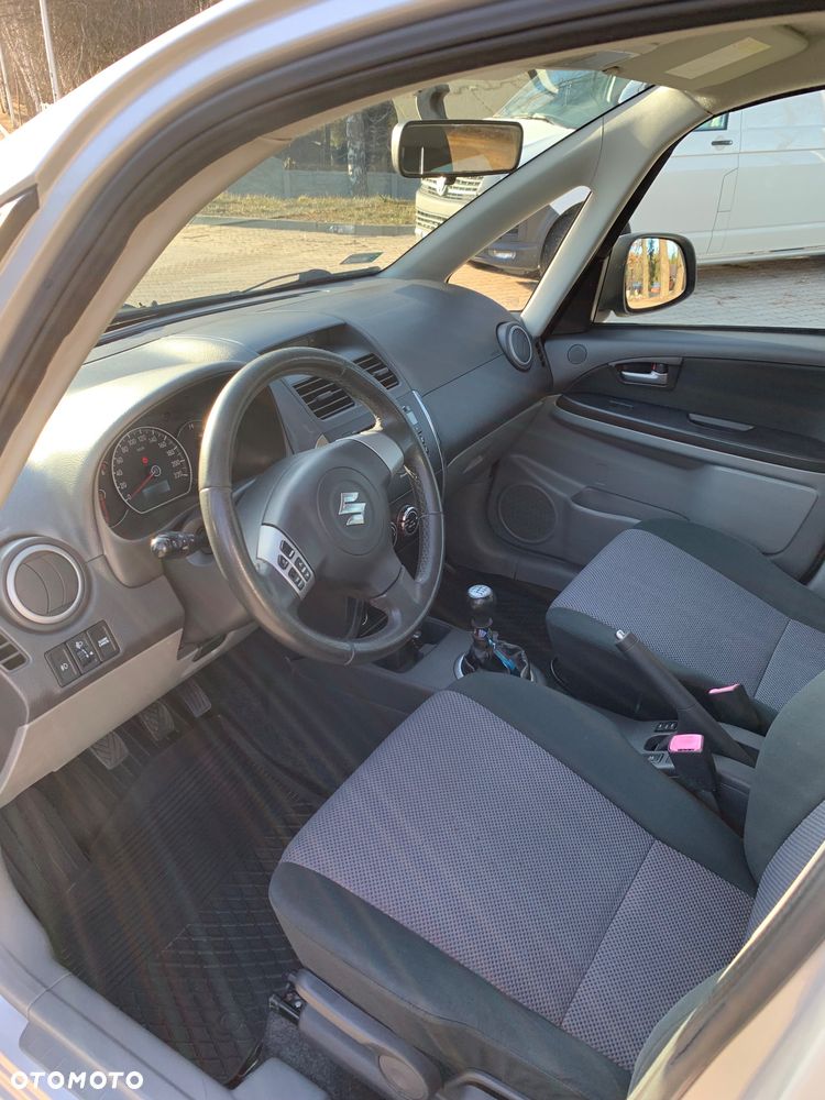 Suzuki SX4 1.9 DDiS DPF 4x4 Comfort - 10